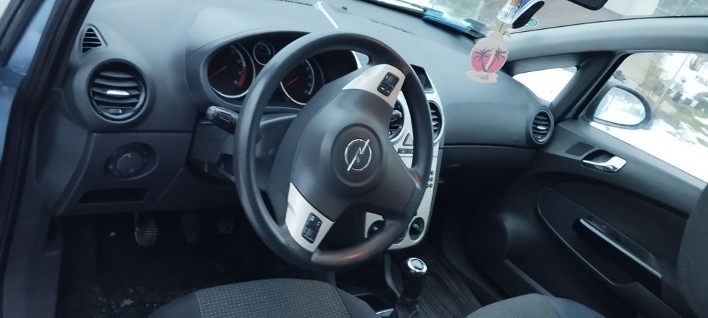 Opel Corsa Rezerwacja