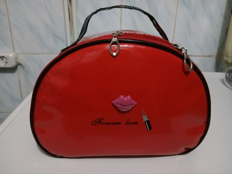 Жіноча косметичка