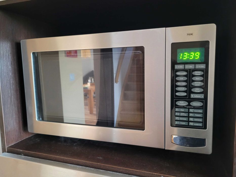 Mocna kuchenka mikrofalowa TCM, 1000W