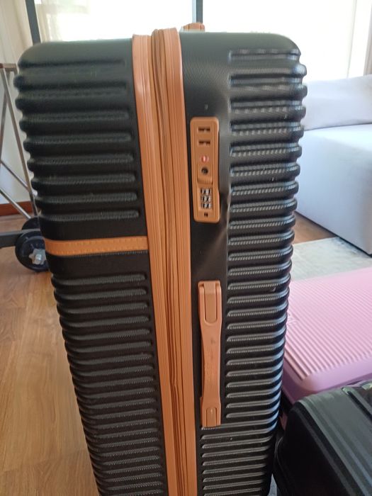 Vendo malas de viagem