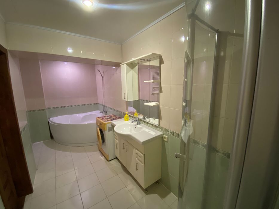 Подобова оренда 4-х кімнатної квартири