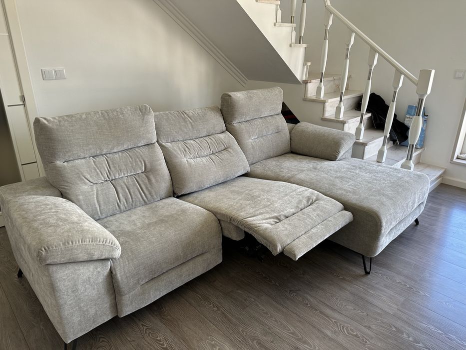 Sofá com chaise longue