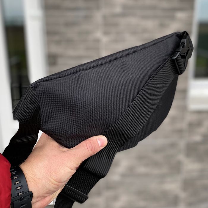 Нагрудна поясна сумка на 3 відділення чорна через плече бананка Saturn