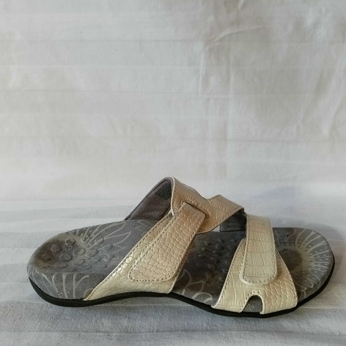 vionic roz. 36 / UK 3 / dł. wkł. 23,5m - nowe