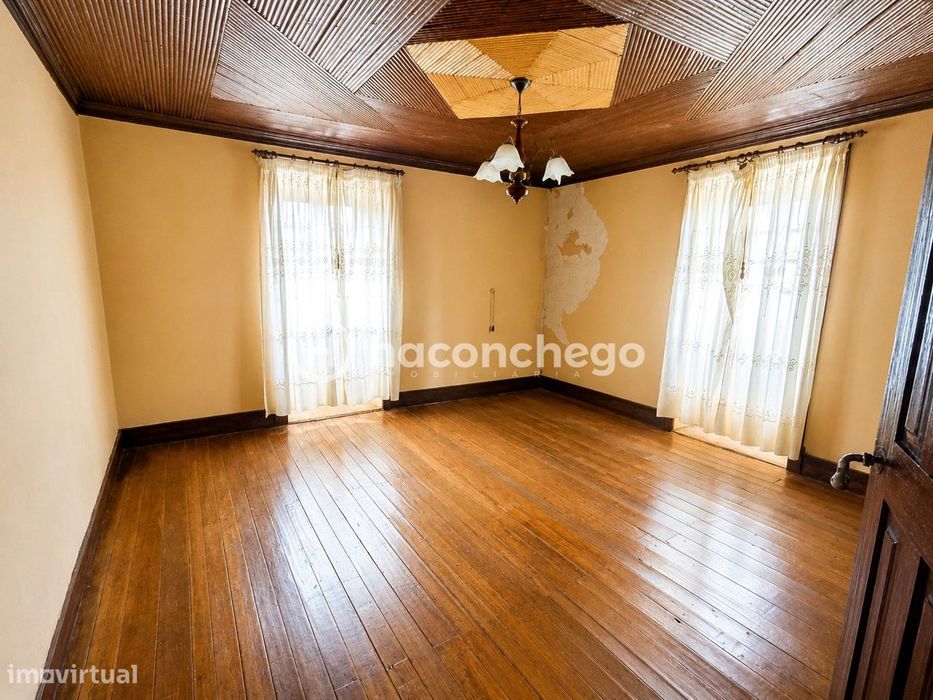 Moradia Rústica com 550 m² de terreno em Vila Cova, Barcelos