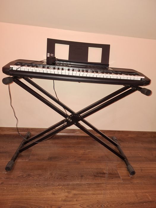 Keybord yamaha psr e383