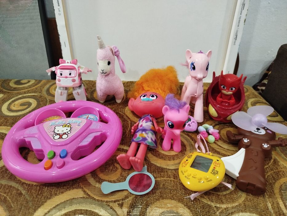 Продам іграшки для дівчинки