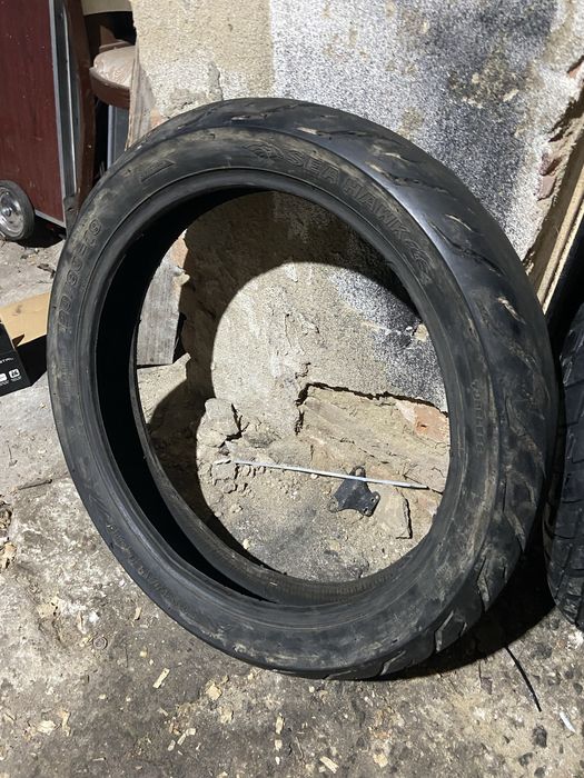 Продам дві покришки