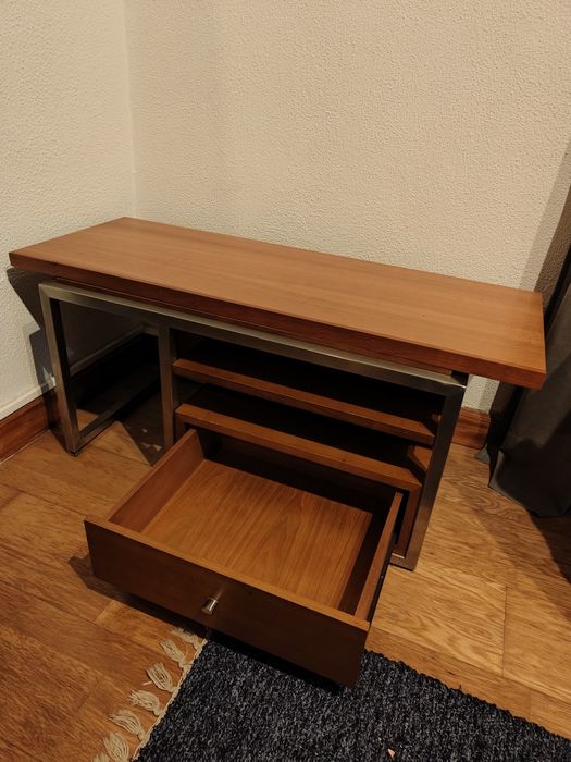 Mesa de sala ou escritório