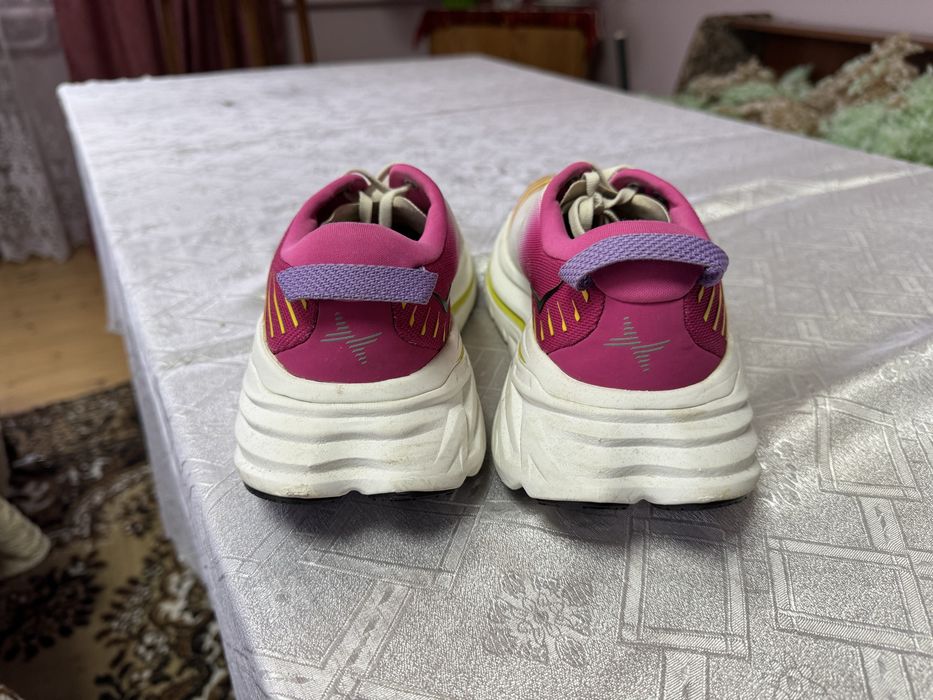 Кросівки Hoka bondi X 39 розмір (26 см)