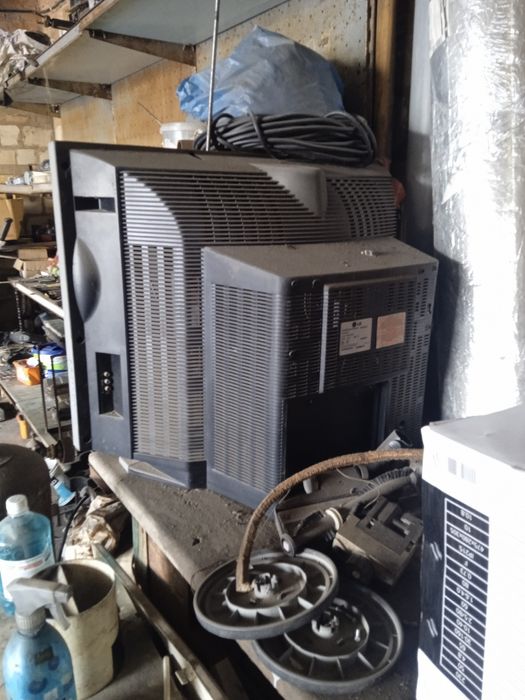 Телік LG на ходу.