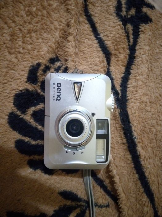 не робочий цифровий фотоапарат