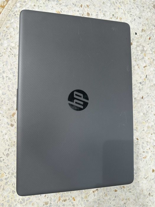 Portátil HP 255 G9 — Pouco Usado, Bom Estado