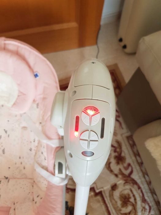 Espriguiçadeira com baloiço Mia Stella Kikkaboo,como novo!