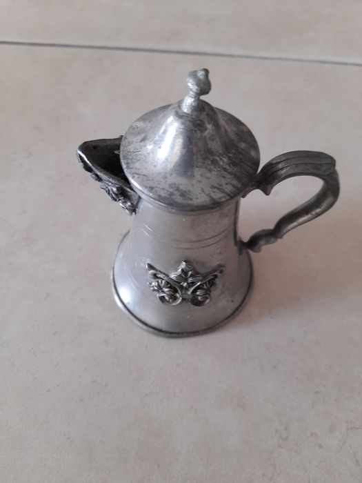 Conjunto de peças em estanho