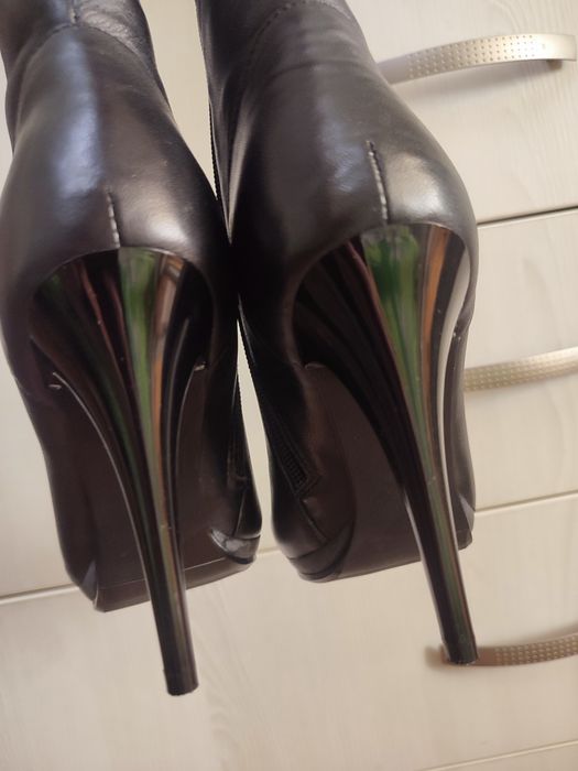 Кожа,новые! Сапожки крутые!!!