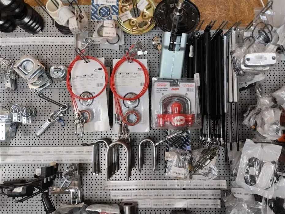 Запчастини та комплектуючі до причепів / запчасти к прицепам