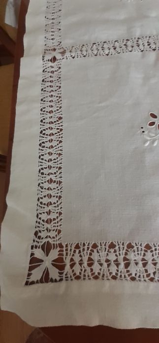 Lindíssima Toalha Linho-Grande, Bordados Manuais