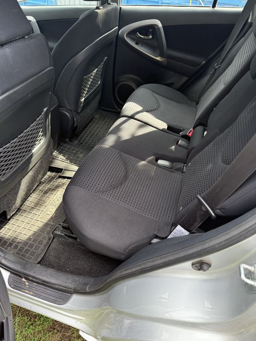 Продаж Toyota Rav 4
