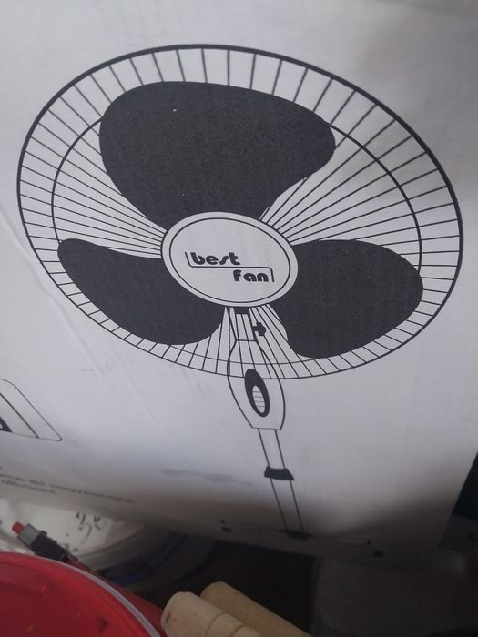 Вентилятор напольний 700 грн