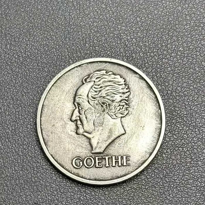 Монета 1832-1932 Германия  3.81 см Goethe