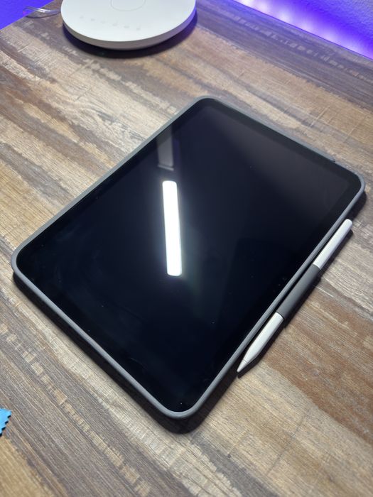 IPad 10 Gen 2025 com teclado e apple pencil