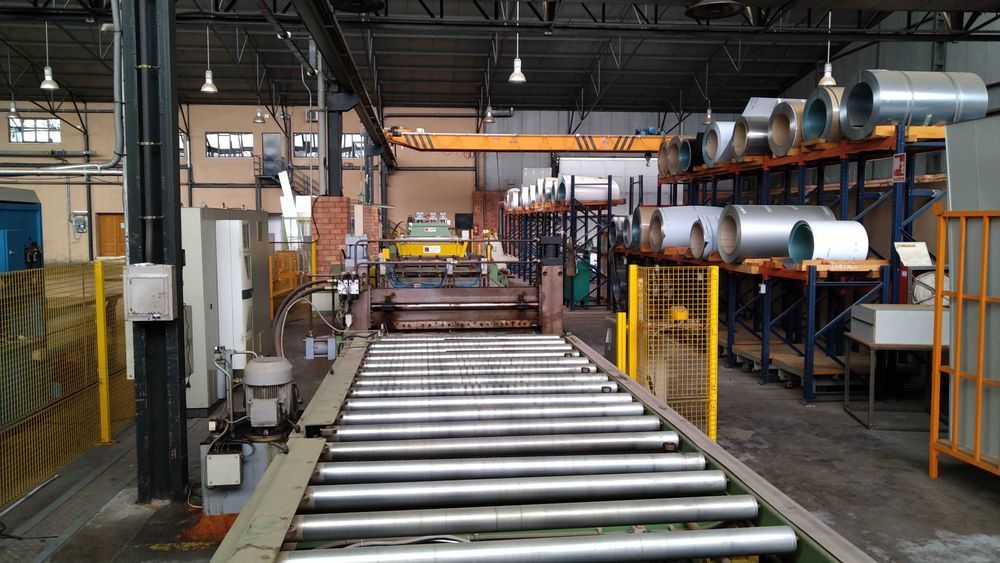 Linha de corte e quinagem de bobines de chapa Gasparini	CM50 - 1300mm