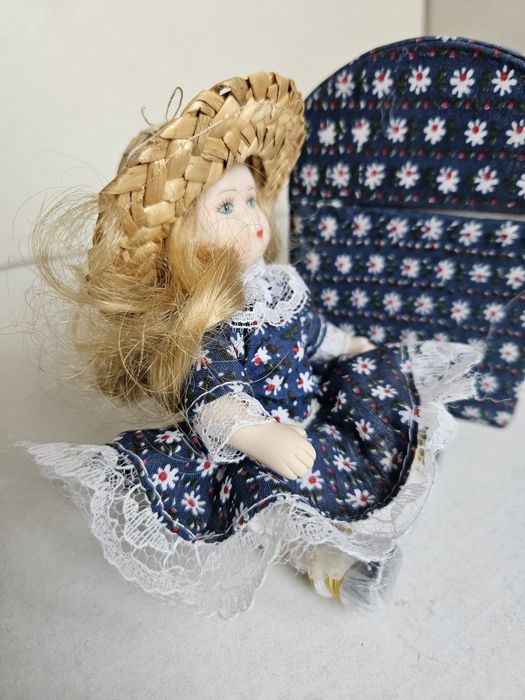 Boneca Porcelana com caixa