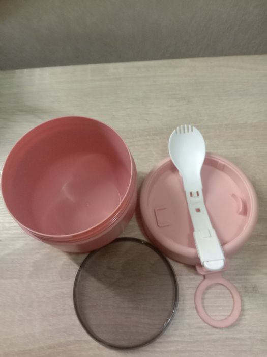 Продам контейнер для пищи.