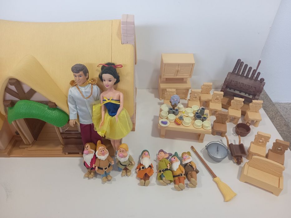 Casa Disney Branca de Neve e os 7 anões.