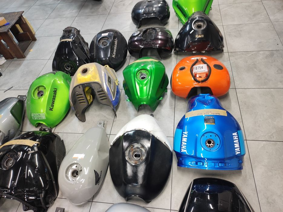 Баки Yamaha Suzuki Kawasaki Honda Triumph Ktm