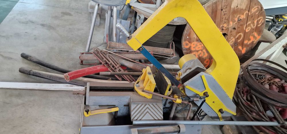 Serra elétrica horizontal de lâmina