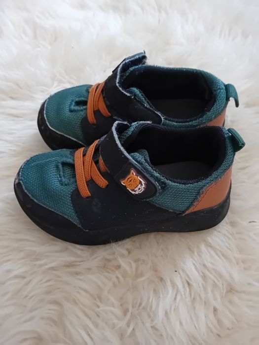 Buty adidasy 23 na rzepy czarno-zielone