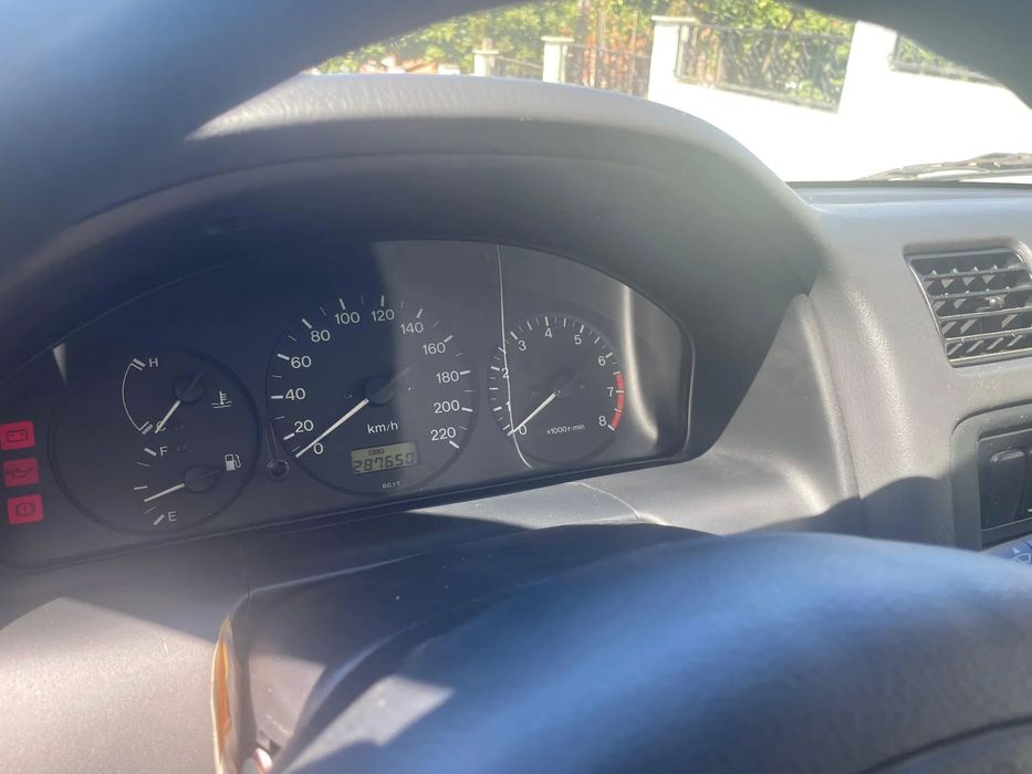 Mazda 323