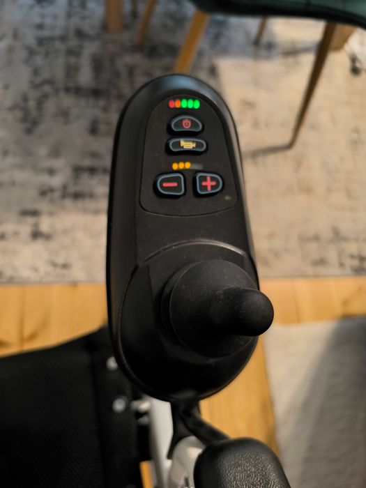 Wózek inwalidzki elektryczny