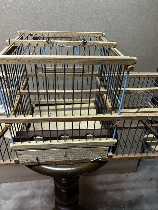 Gaiola artesanal com 3 tampas com chamariz