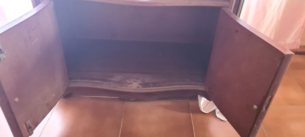 Aparador para restaurar