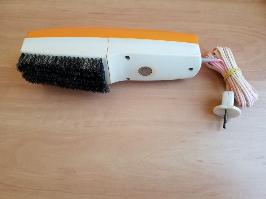 Одежная щетка- пылесос