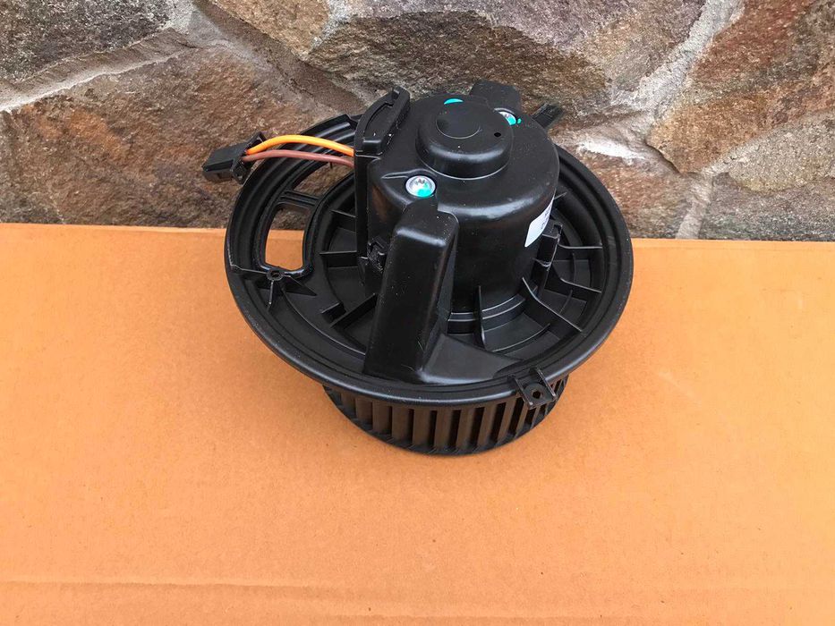 Моторчик печки вентилятор BMW 1 E81 E82 E87 E88 3s E90 E91 X1 E84 X3