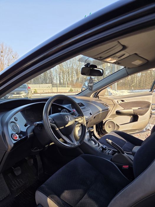 Honda Civic VIII (ufo)