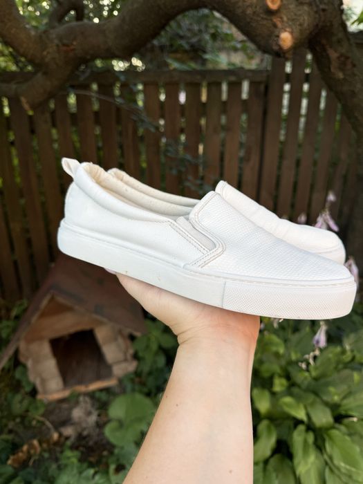 Білі кеди new look