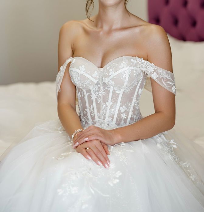 Suknia ślubna xs salon Allure Białystok