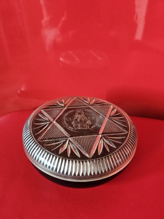 Шкатулки деревянные, ручная работа, пластиковая