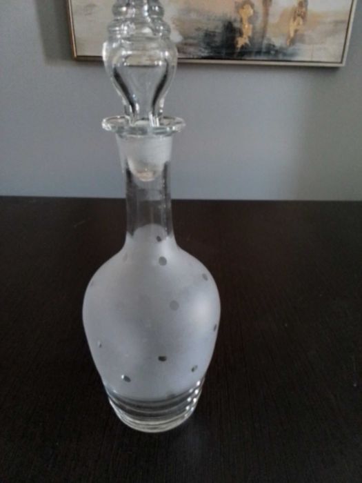 Jarra, garrafa e açucareiro, em vidro, antigos