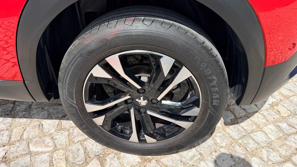 Peugeot 2008 PureTech 130cv Caixa automática EAT8 GT Line