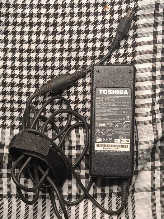 Блок живлення питания зарядное для ноутбука TOSHIBA 15V 5A (6.5×3.0mm)
