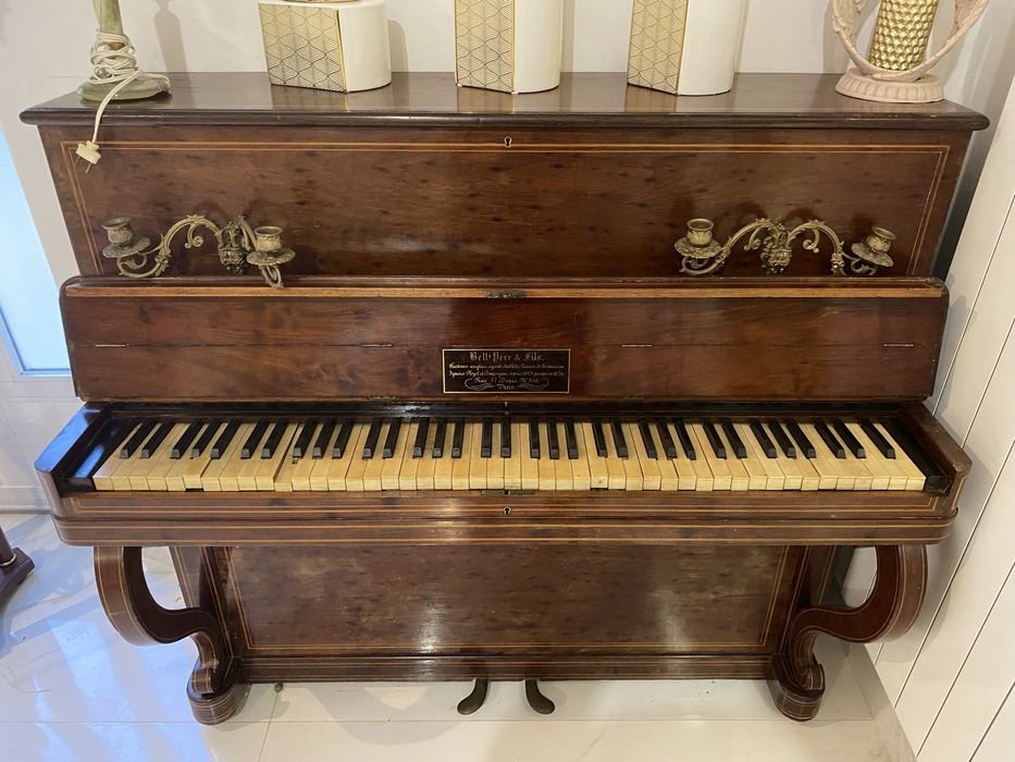 Vendo piano em bom estado