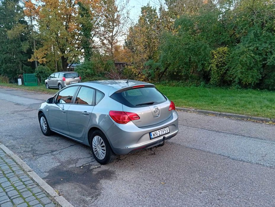 Opel Astra 1.4 Ecotec  benzyna 100 KM Polecam