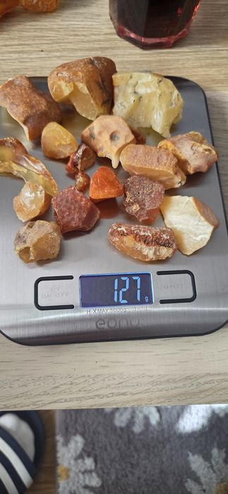 Bursztyny 1x 74g inne po 20 parę g