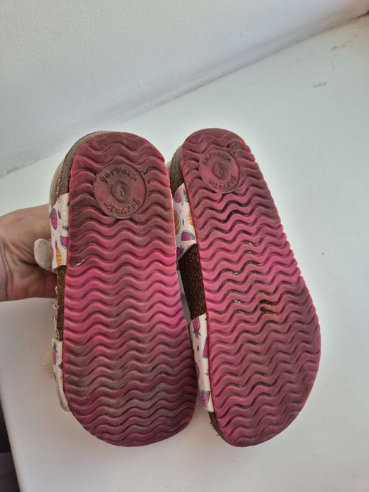 Босоніжки для дівчинки